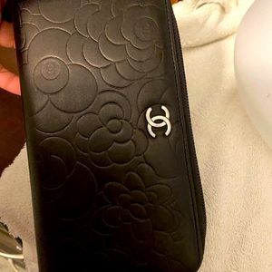 Authentic Chanel zippy wallet